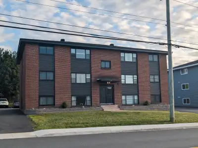 Modern 3-Bed | East-SJ | In-Apt Laundry | Ground Floor | Aug 1