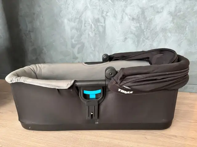 Thule Urban Glide 2 Stroller Bassinet - Black in Strollers, Carriers & Car Seats in Ottawa - Image 7