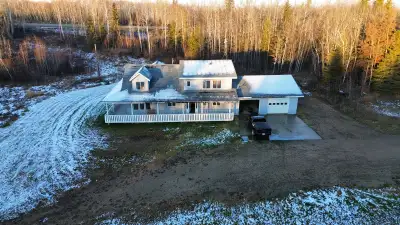 MLS# E4464113 Discover this spacious 2,626 sq. ft. 1.5-storey home designed for comfort and function...