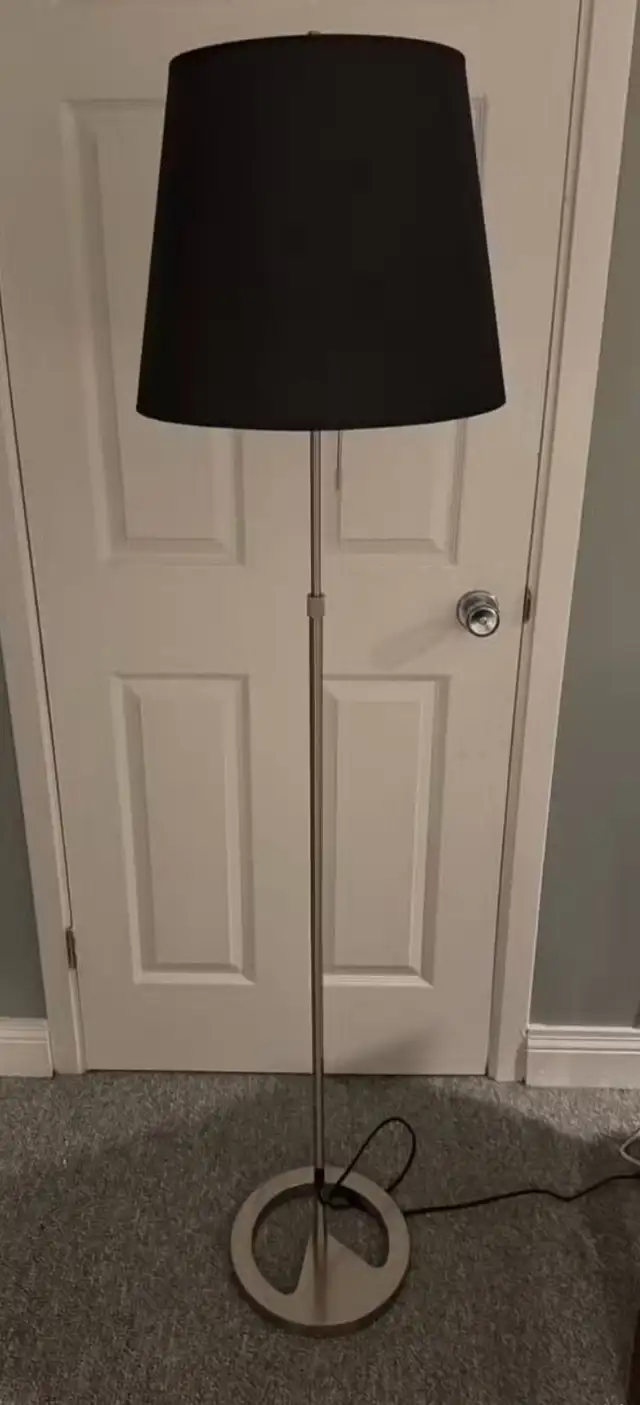 Ikea Floor Lamp in Indoor Lighting & Fans in Markham / York Region - Image 3