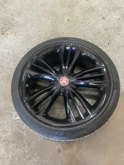 20 inch forged gloss black rare These 4 wheels were only ever offered on the jaguar 2010 and 2011 su...