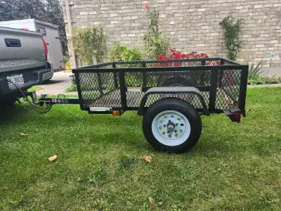 Utility Trailer 4x5. With gate at the back for better loading. Led lights working, 1-7/8 ball, 4 pin...