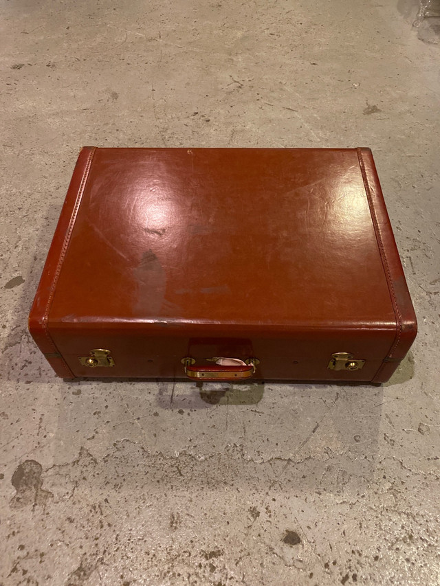 Vintage 60s suitcase luggage in Other in Mississauga / Peel Region - Image 2