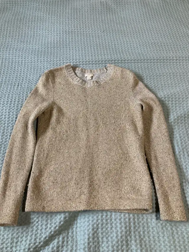 Jcrew sweater xs in Women's - Tops & Outerwear in St. Albert - Image 2