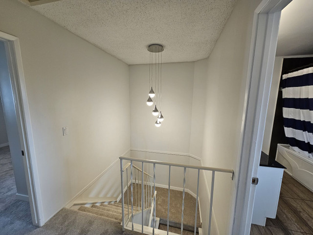 Charming NEWLY RENOVATED 2 Bedroom Townhouse for Rent in Long Term Rentals in Calgary - Image 4