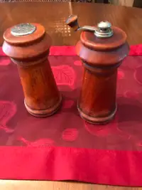 Set of Wooden Salt Shaker and Pepper Mill  - Ancaster
