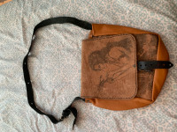 LEATHER MESSENGER BAG