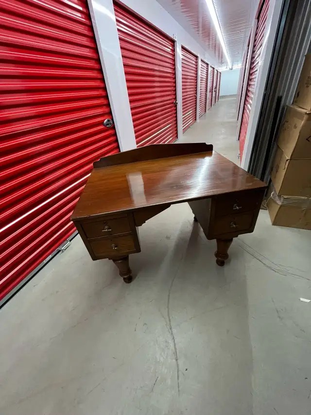 Antique Wooden Desk in Desks in City of Toronto - Image 3
