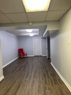 CLEAN APARTMENT IDEAL FOR BUSY PROFESSIONAL PREFERRED SINGLE -NON SMOKER- NO PETS PLEASE CLOSE TO BU...