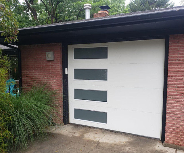 NEW Garage Doors in Roofing in Oakville / Halton Region - Image 4