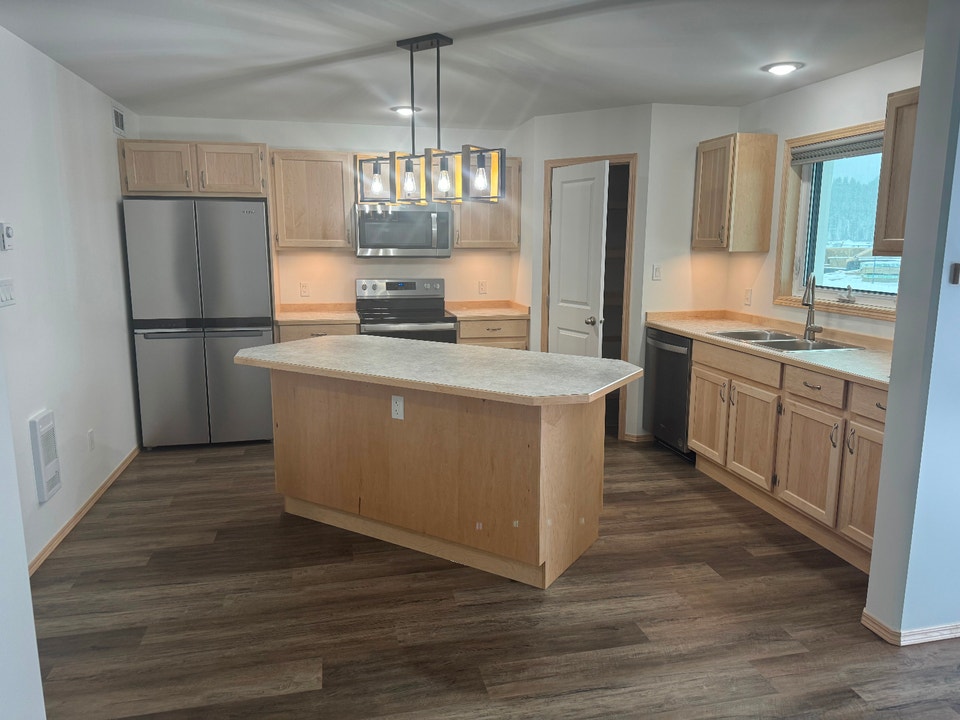2 bedroom 1 bath apartment in Whistle Bend 1