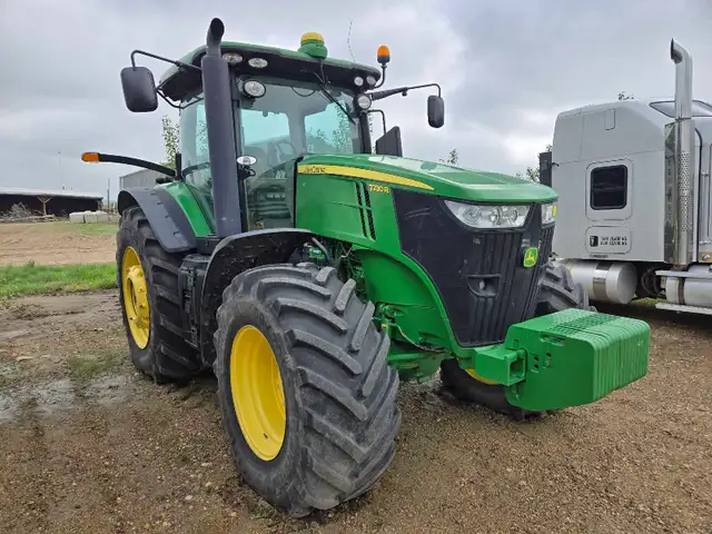 7230R john deere  in Farming Equipment in Swift Current - Image 3
