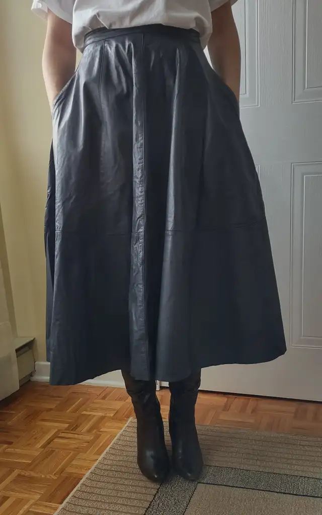 jupe en cuir véritable avec poches et doublure in Women's - Dresses & Skirts in Longueuil / South Shore - Image 2