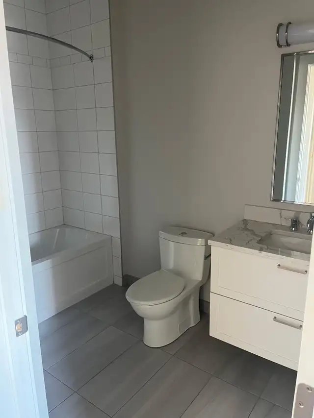  Move-In Ready Apartment in Prime PEI Location! Shorefront ✨ in Long Term Rentals in Charlottetown - Image 9