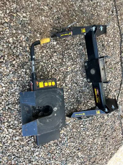 Demco 5th wheel hitch. Good condition. $16,000lb capacity. No slide rails.