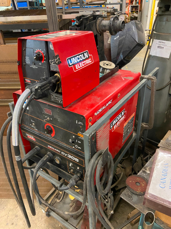 Lincoln Electric IDEALARC CV-305 MIG Welder LF-72 Feed Ready-Pak in Power Tools in City of Toronto