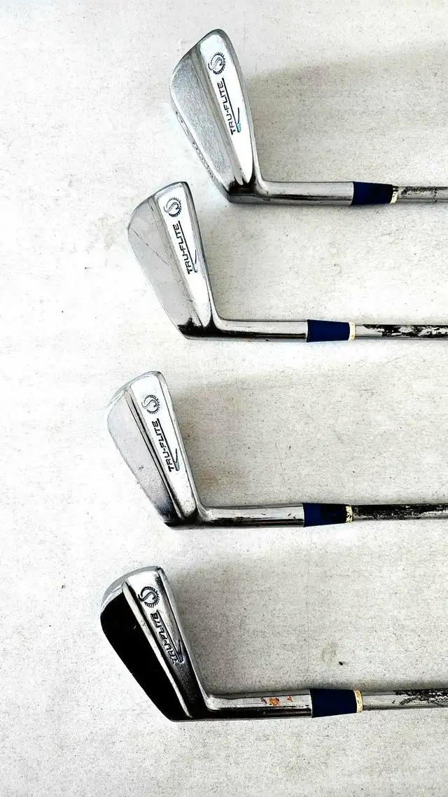 Spalding TRU-FLITE  Left Handed Golf Irons # 3, 5, 7, 9 in Golf in City of Montréal - Image 2