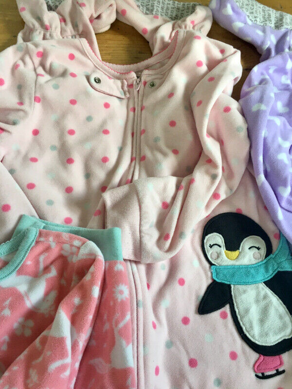 Lot de 4 pyjamas chauds pour fille (en polar) Carter’s 5 ans dans Vêtements - 5T  à Lévis - Image 4