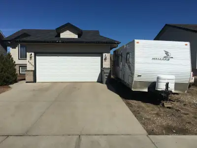 5 Bedroom Executive House for rent in Lloydminster SK
