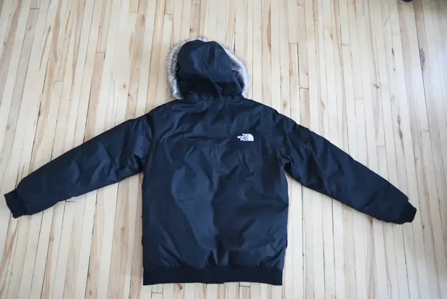 The North Face McMurdo Bomber Down Jacket Youth Boys XL (18/20) in Kids & Youth in Edmonton - Image 7