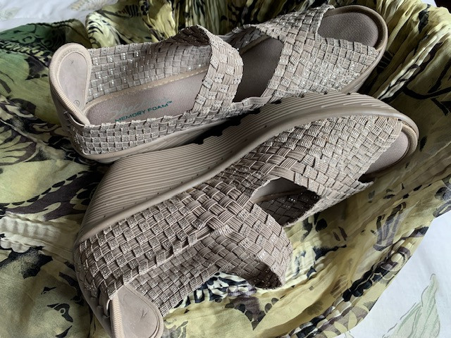Skechers Wedge Sandals in Women's - Shoes in Kawartha Lakes