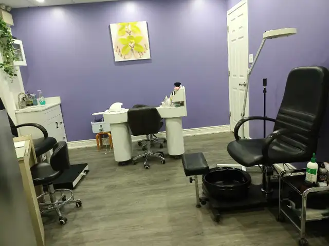 Nail Tech Opening!65702488909826120