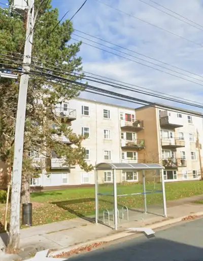 room available for a boy in sharing In a very spacious 1 bed 1 bath apartment Vegetarian only For bo...