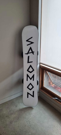 Salomon Snowboard, Boots ans Bindings Bundle Black and White