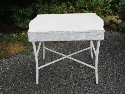 LOVELY VINTAGE WICKER TABLE IN GREAT CONDITION APPROX. SIZE IS 31"L X 18" D X 30"H $50 GREAT VINTAGE...