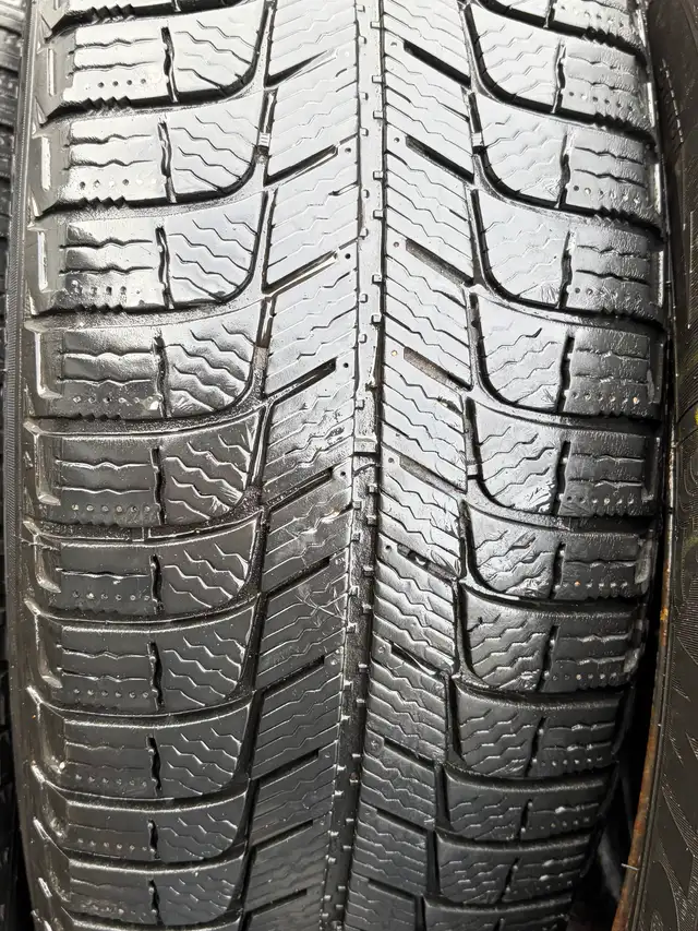 4 used  Michelin X-ICE 205/65 R16 (Ready to Install) in Tires & Rims in City of Toronto - Image 6