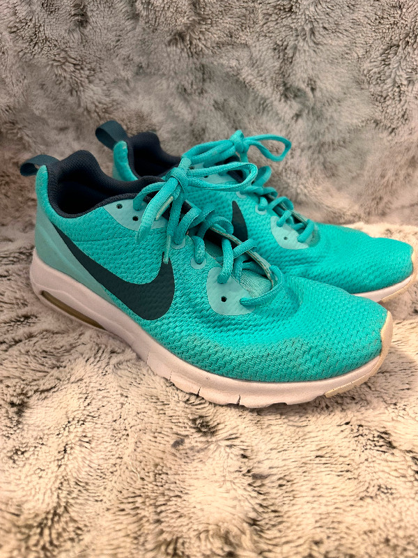 Nike - Women’s Running Shoes - Size 9.5 in Women's - Shoes in Mississauga / Peel Region