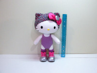 Hello Kitty se tient en forme alors elle fait ses exercices