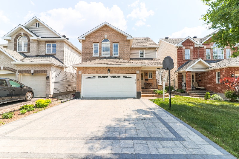 DETACHED 2 STOREY 3BEDS/4BATH 779,900FOR SALE!!! Houses