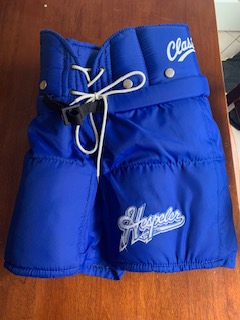 Boys Hespler Hockey Pants in Hockey in Markham / York Region - Image 3