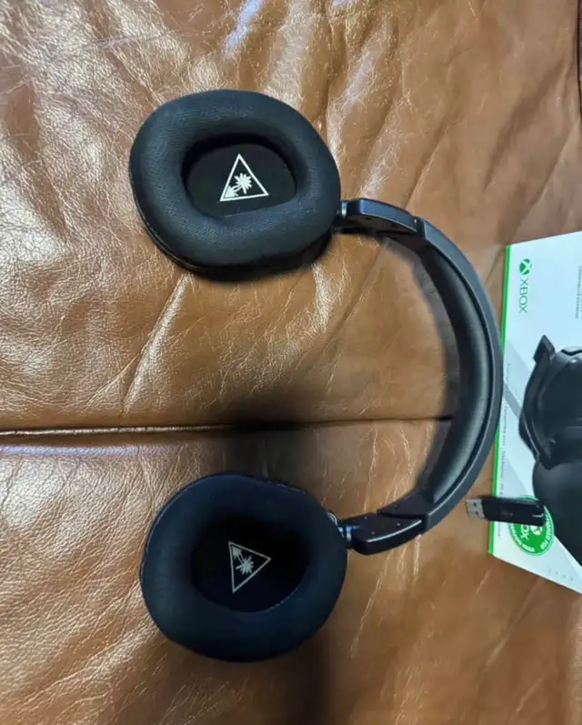 Turtle beach stealth 600 gaming headset  in Xbox Series X & S in City of Montréal - Image 3