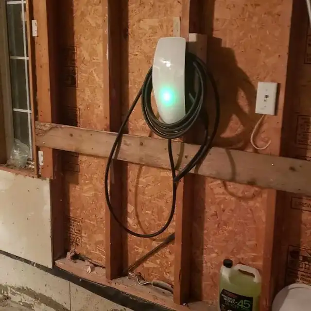 Electrician 587817042503290889