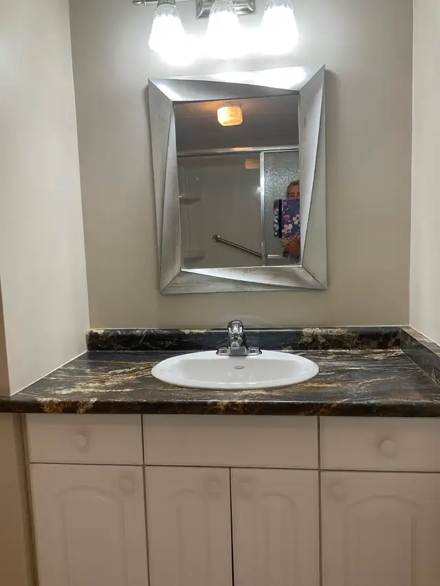 $2050 Spacious 2 bedroom condo in central Waterloo for rent. in Long Term Rentals in Kitchener / Waterloo - Image 16