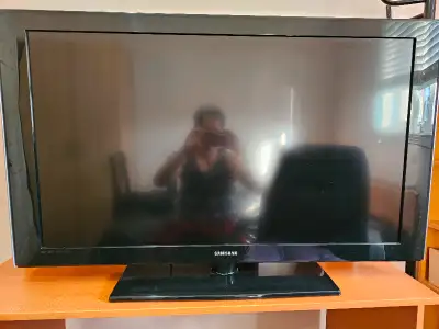 Samsung 46 Inches LCD TV 1080P Full HD ** $130, View more