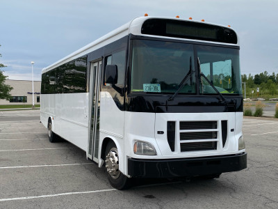 2014 Freightliner Limo Bus for sale Mint Condition 