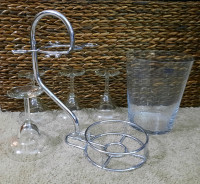 Glass ice bucket with glasses