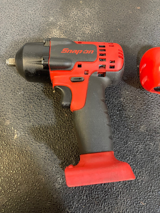 Snap On 18 V 3/8 Drive MonsterLithium Cordless Impact Wrench in Power Tools in Ottawa