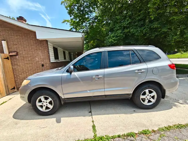 Safty Approved Hyundai Santa Fe 2007 Grey in Cars & Trucks in Sarnia - Image 3