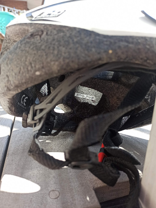 Casque de vélo pour petite tete - blanc dans Autre  à Ville de Montréal - Image 3