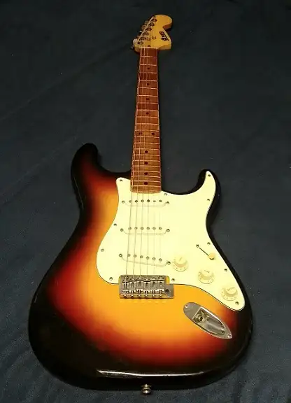 Vintage Japanese Stratocaster + case in Guitars in City of Toronto - Image 4