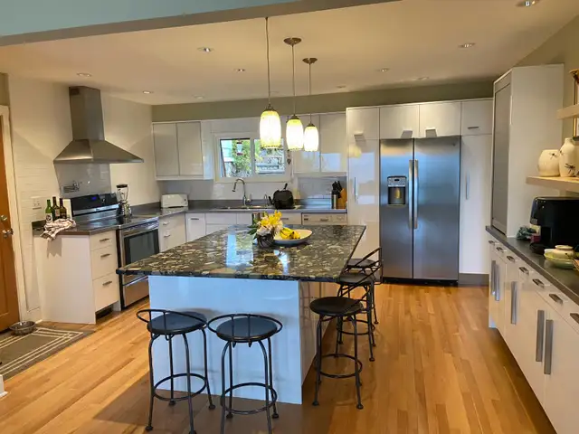 Victoria - oak bay - house with amazing views  in British Columbia in Canada - Image 3