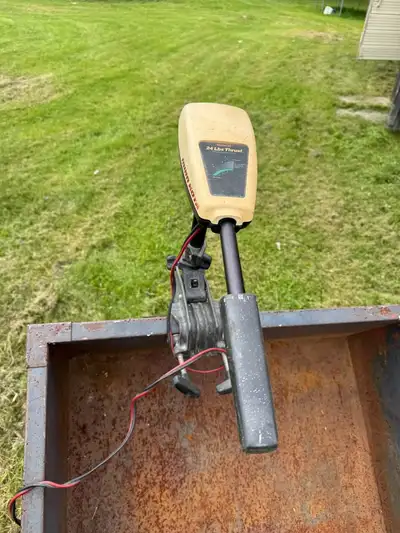 Used Minn Kota Model 35 electric trolling motor 24 lbs works great 100$ obo