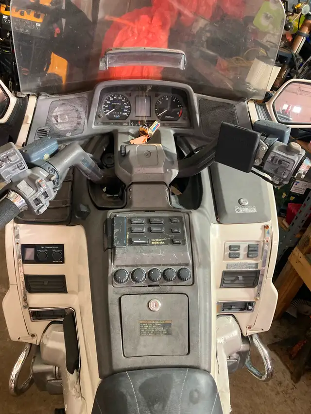 1990 Honda gold wing  1500cc in Touring in Ottawa - Image 4