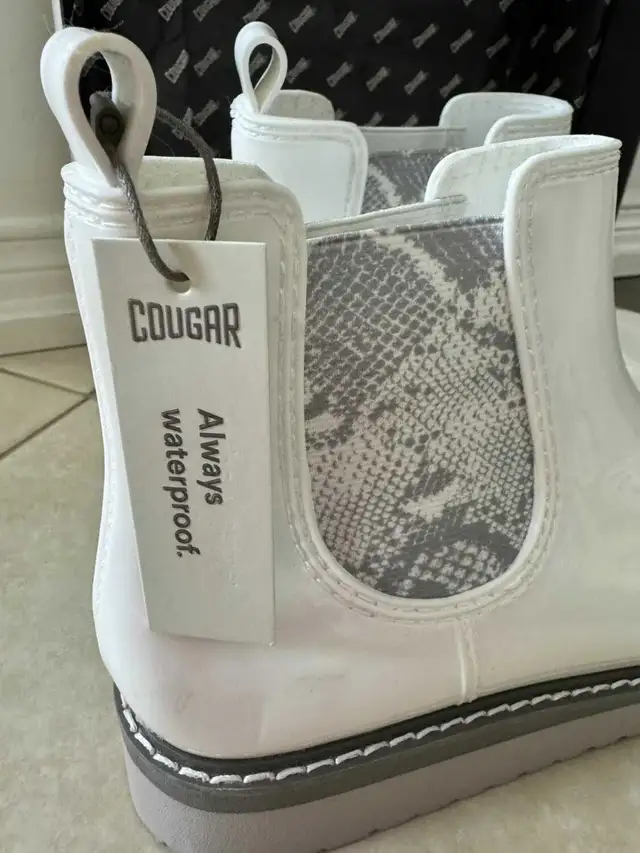 New COUGAR Kensington, white waterproof rain boots size 8 in Women's - Shoes in Oshawa / Durham Region - Image 4