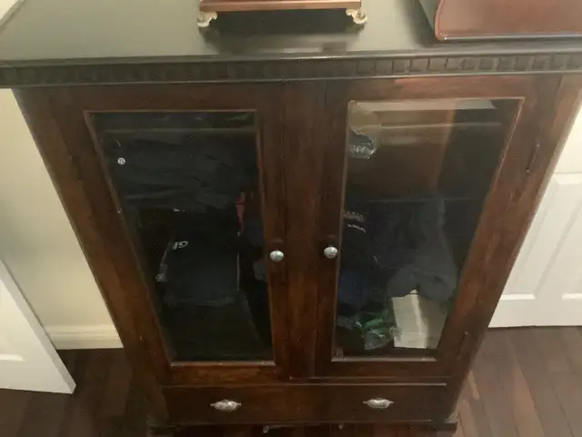 Cabinet antique in Hutches & Display Cabinets in Kingston - Image 4