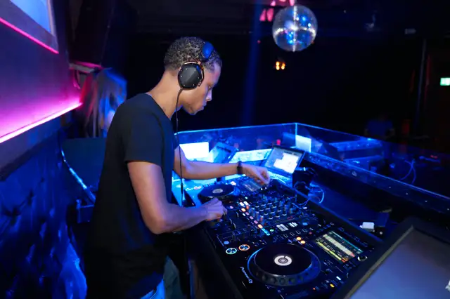 DJ / SOUND SYSTEM WITH ENGINEER / PARTY AND STAGE LIGHTING63793633425793120